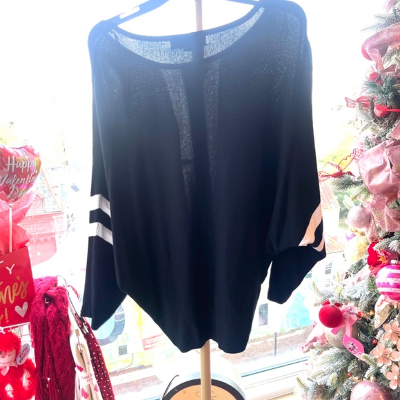 KB Sudio Black & White Striped Top - Picture 2 of 3